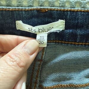 Stylish Mid-Rise Denim Jeans